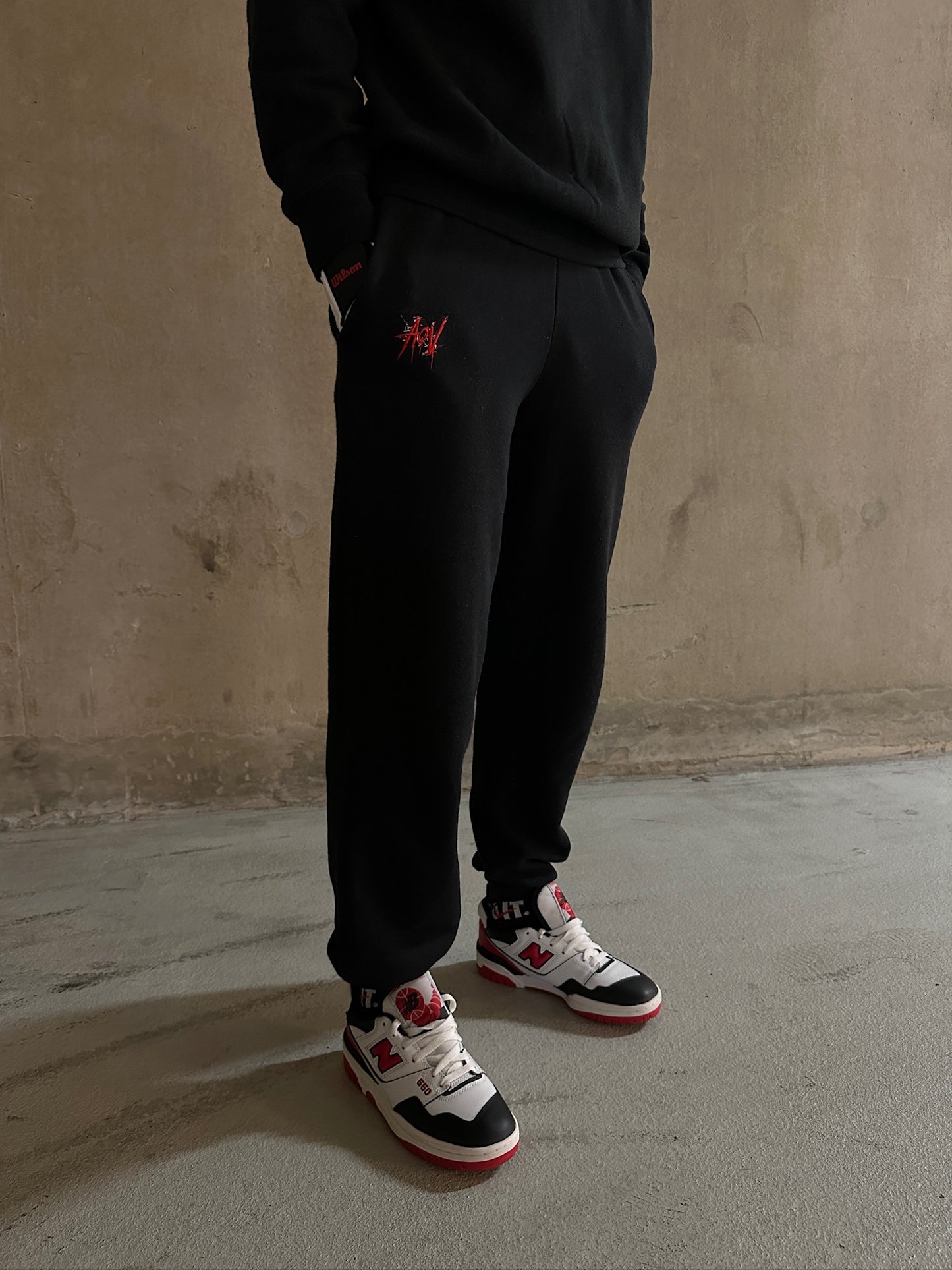 AOV Embroidered Sweatpants